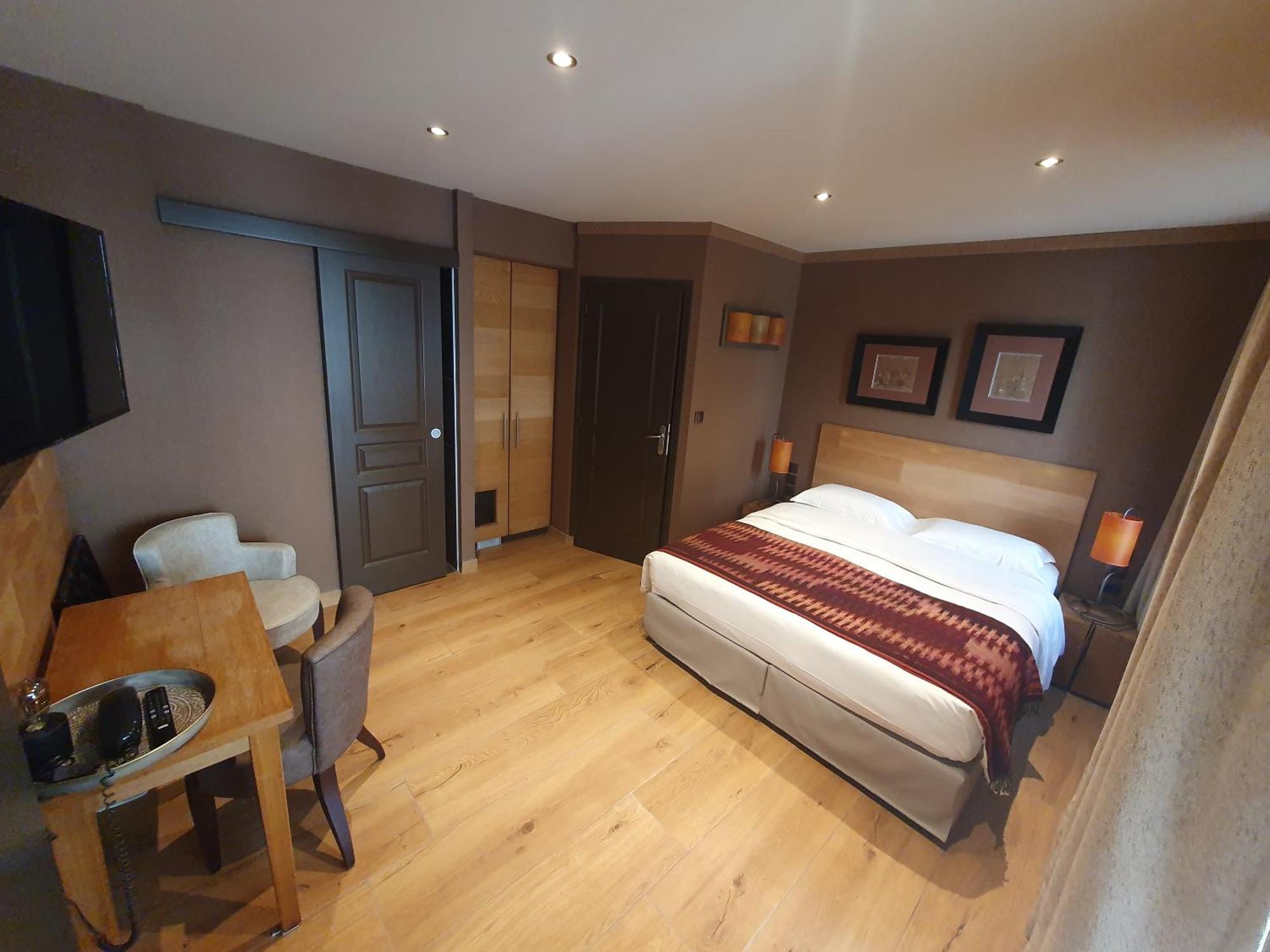 Hotel Les Bains 3*