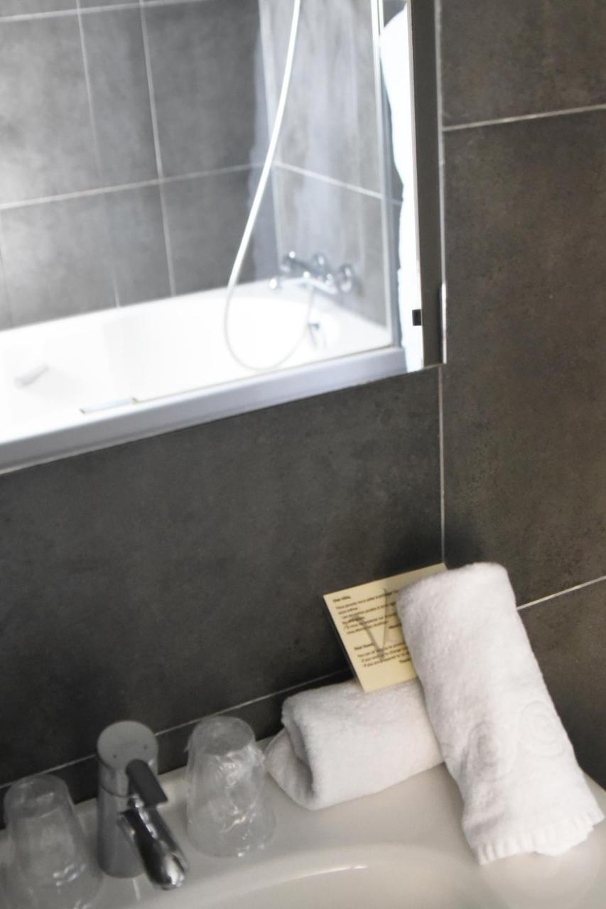Les Bains Hotel