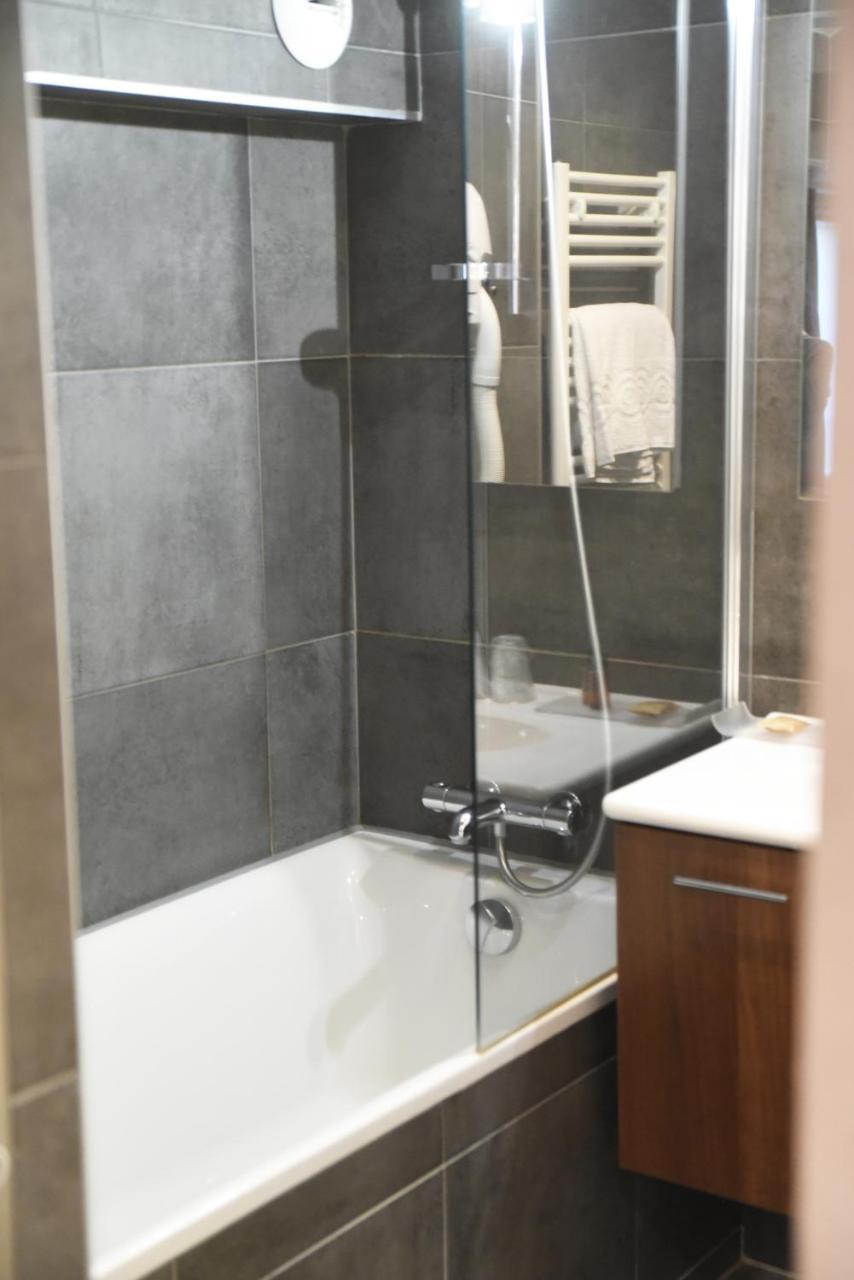 Les Bains Hotel